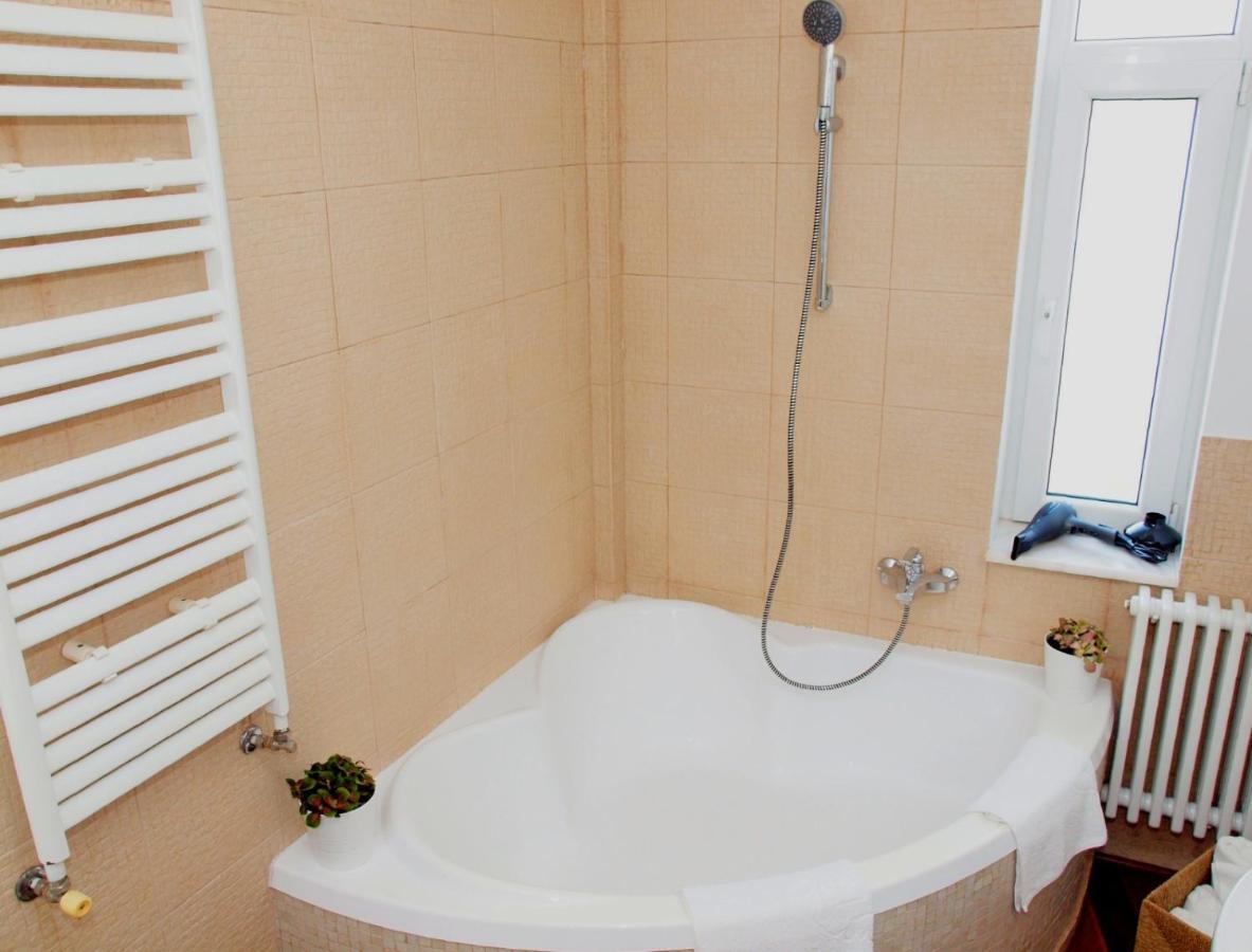 Sweet Dreams Suites Cismigiu Gardens Bukarest Kültér fotó